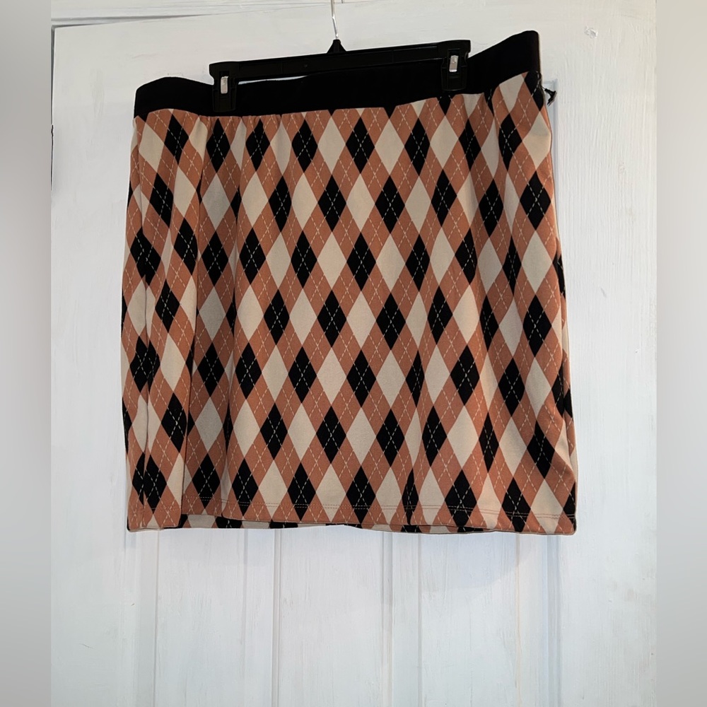 Size 1X Skirt Nude Pink Black Plaid Argyle Preppy